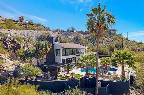 Photo 40 - Desert Lagoon by Avantstay Luxury Phoenix Home w/ Entertainers Backyard