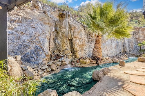 Photo 8 - Desert Lagoon by Avantstay Luxury Phoenix Home w/ Entertainers Backyard