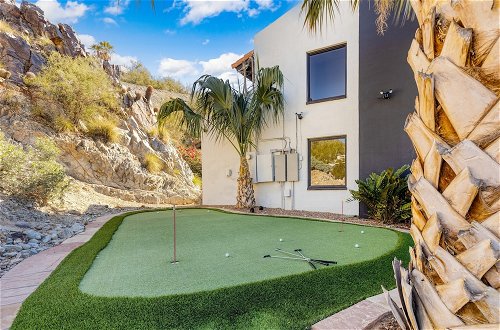 Photo 33 - Desert Lagoon by Avantstay Luxury Phoenix Home w/ Entertainers Backyard