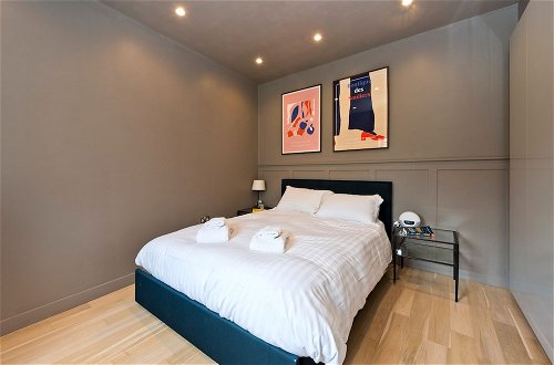 Photo 3 - Contemporary Flat With Private Patio in Primrose Hill by UnderTheDoormat