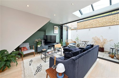 Foto 10 - Contemporary Flat With Private Patio in Primrose Hill by UnderTheDoormat