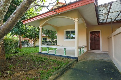Foto 25 - Lovely House Near Chalong Pier With Access to Large Swimming Pool Shop Centre