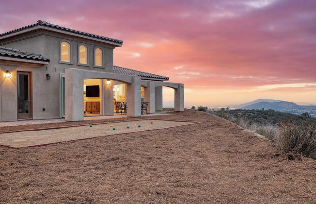 Malbec by Avantstay Incredible Estate w/ Panoramic Views & Bocce Ball Court! - Photo 2
