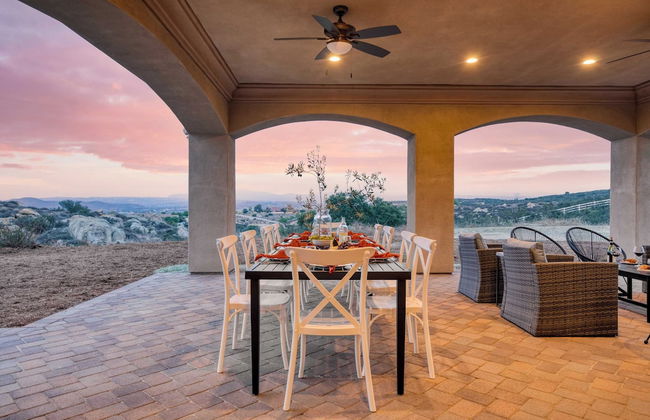 Malbec by Avantstay Incredible Estate w/ Panoramic Views & Bocce Ball Court! - Photo 3