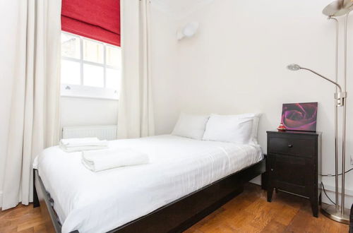 Photo 4 - Stylish 3 Bedroom Home With Garden Near Kings Cross