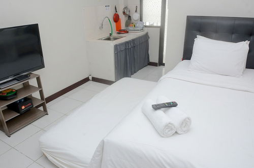 Photo 13 - Alluring Studio at Lagoon Apartment near Bekasi Town Square