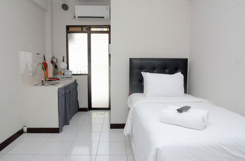 Photo 2 - Alluring Studio at Lagoon Apartment near Bekasi Town Square