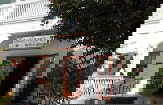 Foto 3 - La Casita by Avantstay Steps to Duval Street in Key West! Month Long Stays Only