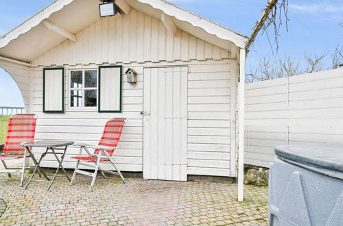 Photo 15 - Quaint Holiday Home in Gerkesklooster with Hot Tub, Sauna & Fenced Garden