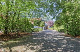 Photo 2 - Spacious Holiday Home in Bergeijk With Garden