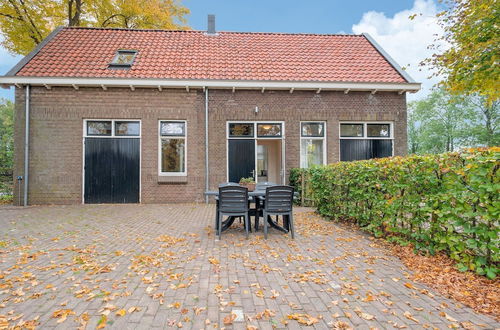 Photo 1 - Cozy Holiday Home by the Canal in Dwingeloo