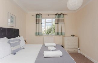 Photo 3 - Spacious 2 Bedroom Apartment Near Hampstead Heath