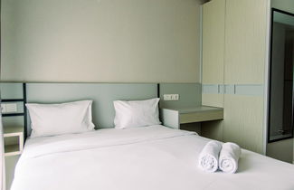 Foto 2 - Nice And Fancy Studio Room At Sky House Bsd Apartment