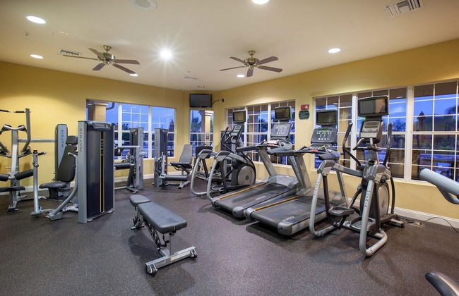 301 - Super Clean & Beautiful. Pools, Gym, Lake - Foto 18
