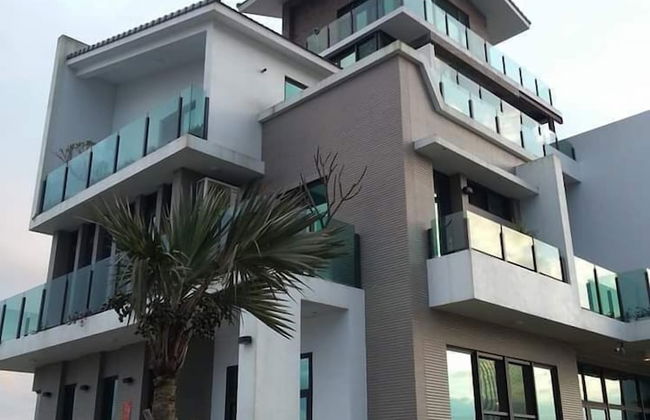 Chance Villa - Photo 1