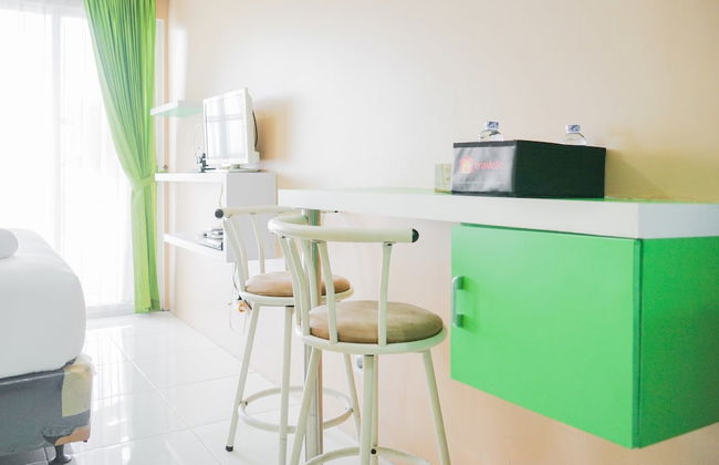 Cozy Studio Apartment at Tamansari Skylounge near Soetta Airport - Foto 4