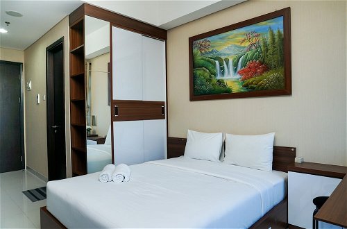 Photo 3 - Deluxe and Comfortable Studio Puri Mansion Apartment