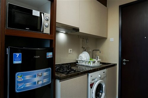 Foto 5 - Deluxe and Comfortable Studio Puri Mansion Apartment