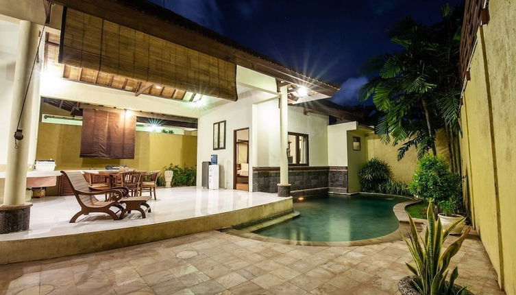 Photo 1 - 9-BR Private Pool Villa Walk to Seminyak Beach