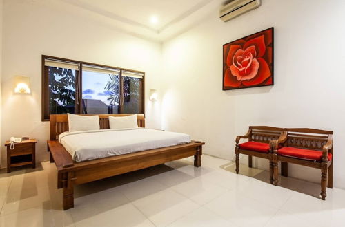 Photo 5 - 9-BR Private Pool Villa Walk to Seminyak Beach