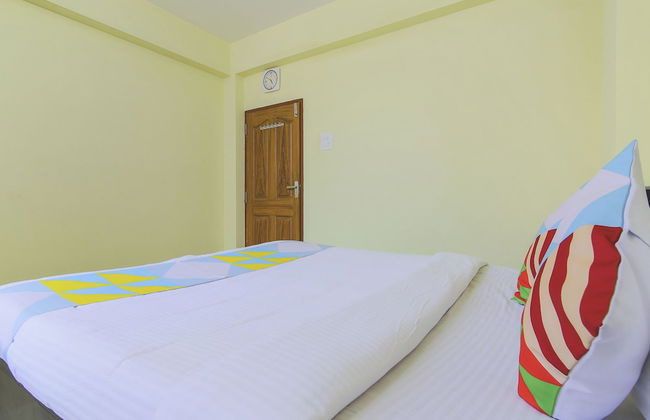 OYO 15360 Home Elegant 2BHK Siolim - Foto 12