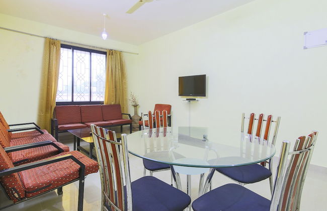 OYO 15360 Home Elegant 2BHK Siolim - Foto 1