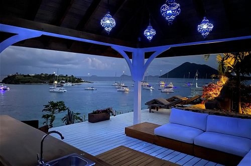 Photo 28 - Luxury 7BR Waterfront Villa w Instaviews Boat