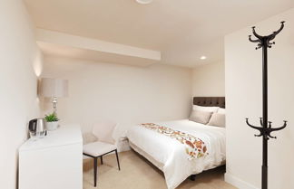 Photo 1 - Cozy 3 Bedroom Suite near Queen Elizabeth Park