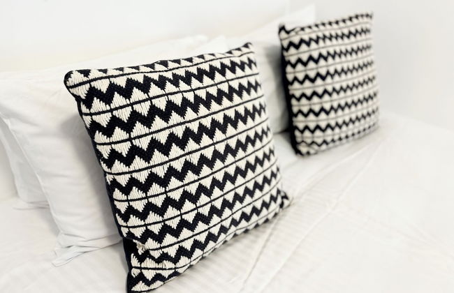 Montblu at Echo Point - Photo 23