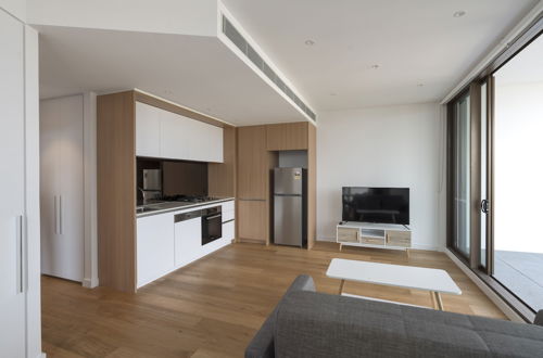 Photo 6 - Modern Apartment in Darling Harbour