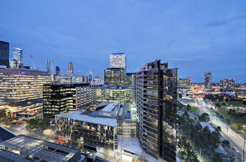 Photo 6 - MIRANDA, 1BDR Docklands Apartment