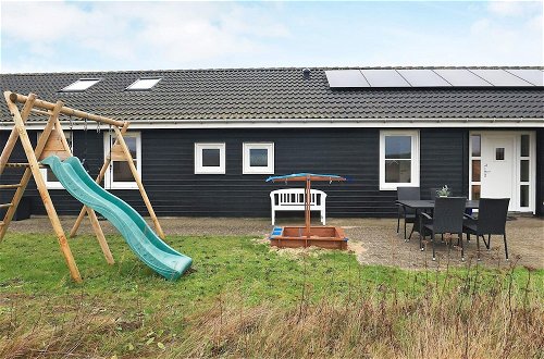 Photo 32 - 10 Person Holiday Home in Lokken