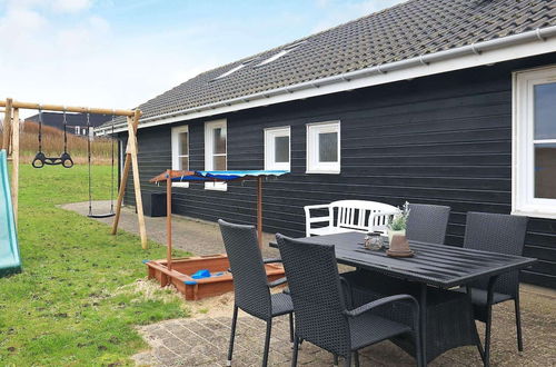 Photo 32 - 10 Person Holiday Home in Lokken