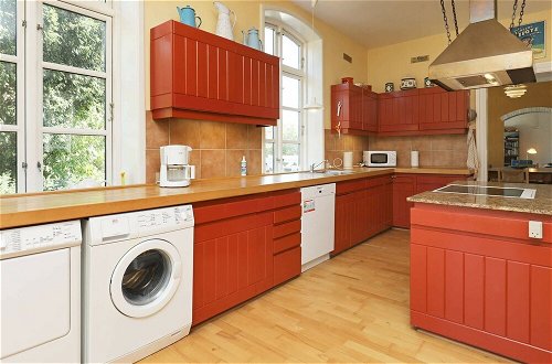 Foto 8 - Vintage Holiday Home in Syddanmark With Private Whirlpool