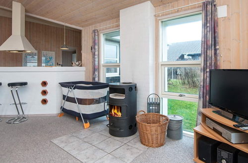 Photo 15 - 6 Person Holiday Home in Henne