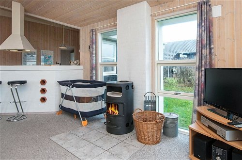 Foto 10 - 6 Person Holiday Home in Henne