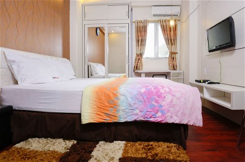 Photo 4 - RedLiving Apartemen The Suites Metro - Mary Tower E
