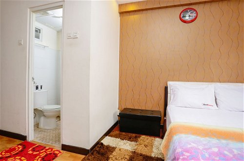 Photo 12 - RedLiving Apartemen The Suites Metro - Mary Tower E