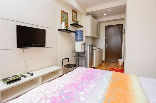 Photo 3 - RedLiving Apartemen The Suites Metro - Mary Tower E