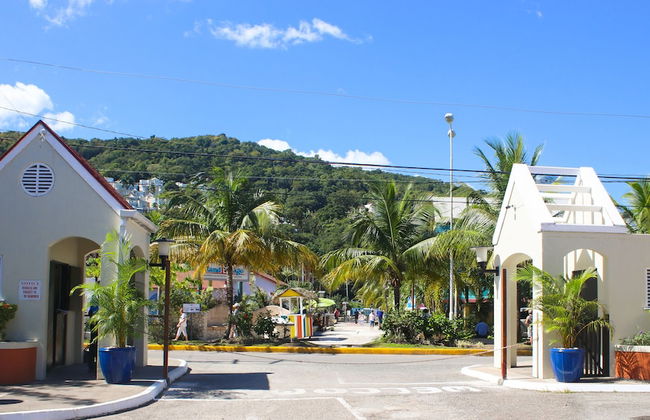 Fisherman's Point Beach Resort - Photo 34