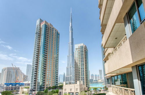 Foto 41 - Radiant Urban Retreat With Iconic Burj Khalifa Vws