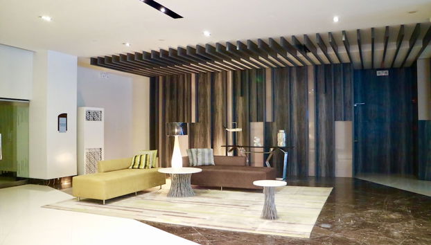 Coin salon dans le hall