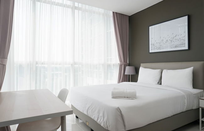 Lavish 1BR at Ciputra International Apartment - Foto 3