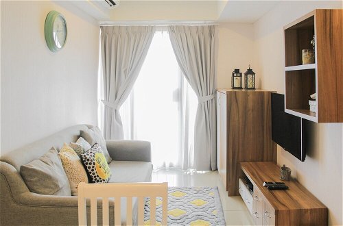 Photo 12 - Comfortable 2BR Apartment at H Residence