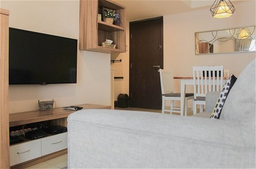 Photo 13 - Comfortable 2BR Apartment at H Residence