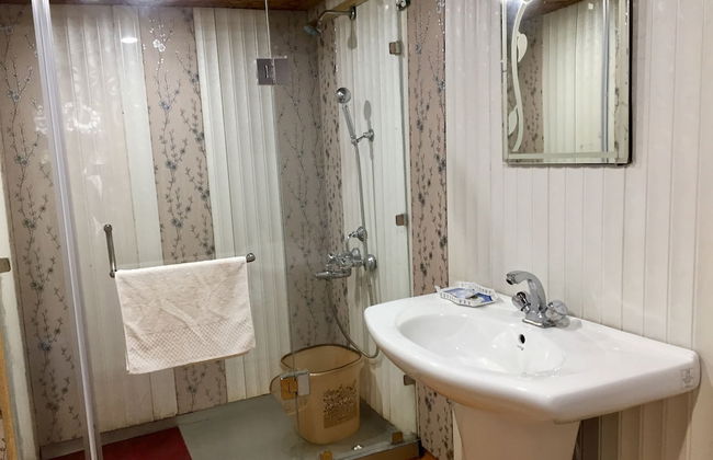 New Sea Palace Houseboats - Photo 8