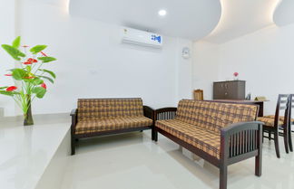 Photo 2 - OYO 14865 Home Modern 2BHK Kochi Airport