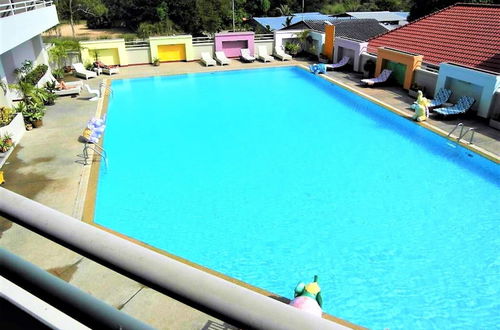 Foto 4 - Swimming Pool View Spacious Studio 5 Min To Beach