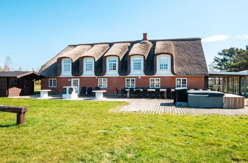 Photo 33 - Spacious Holiday Home in Jutland near Beach