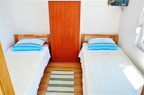 Foto 4 - Charming Apartment in Vrsi Mulo, Great Place in Dalmatia for Family Vacation